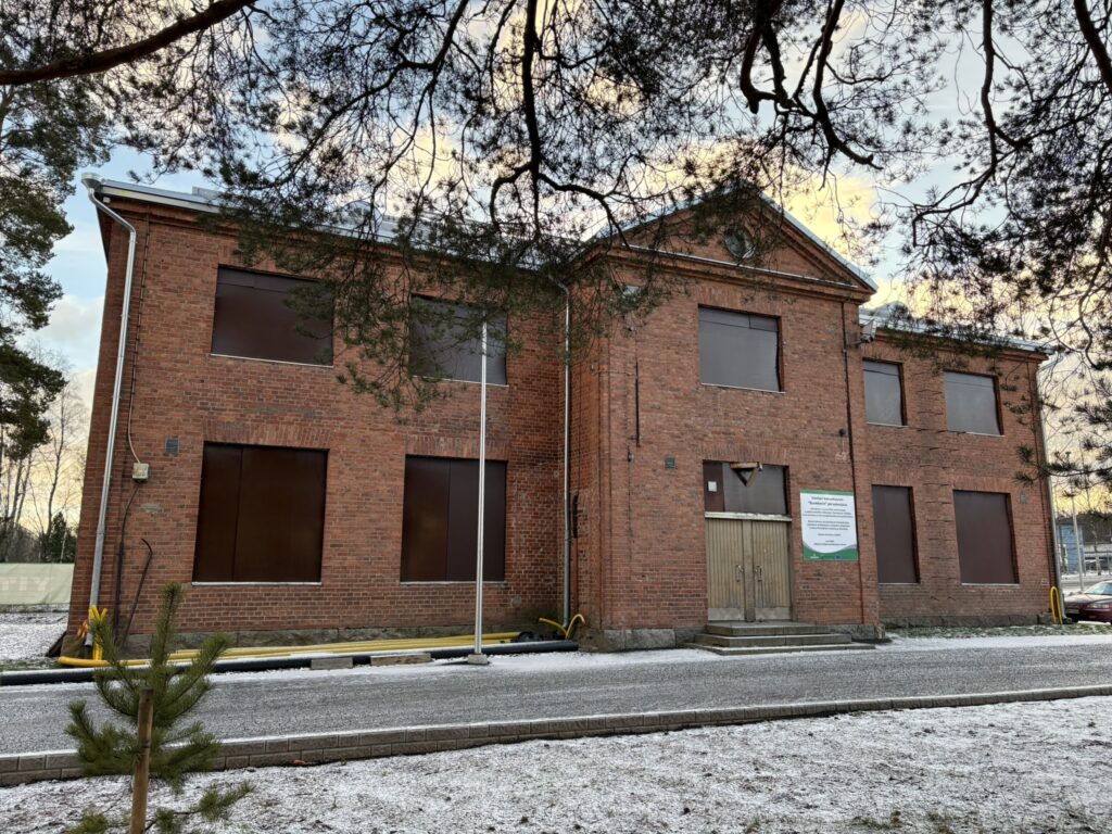 Kuva bunkkerista tämän hektisessä kunnossa joulukuussa 2025.