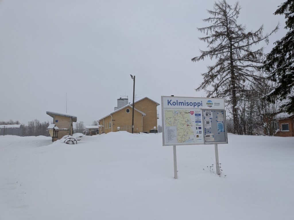 Kuva Kolmisopen kylältä.