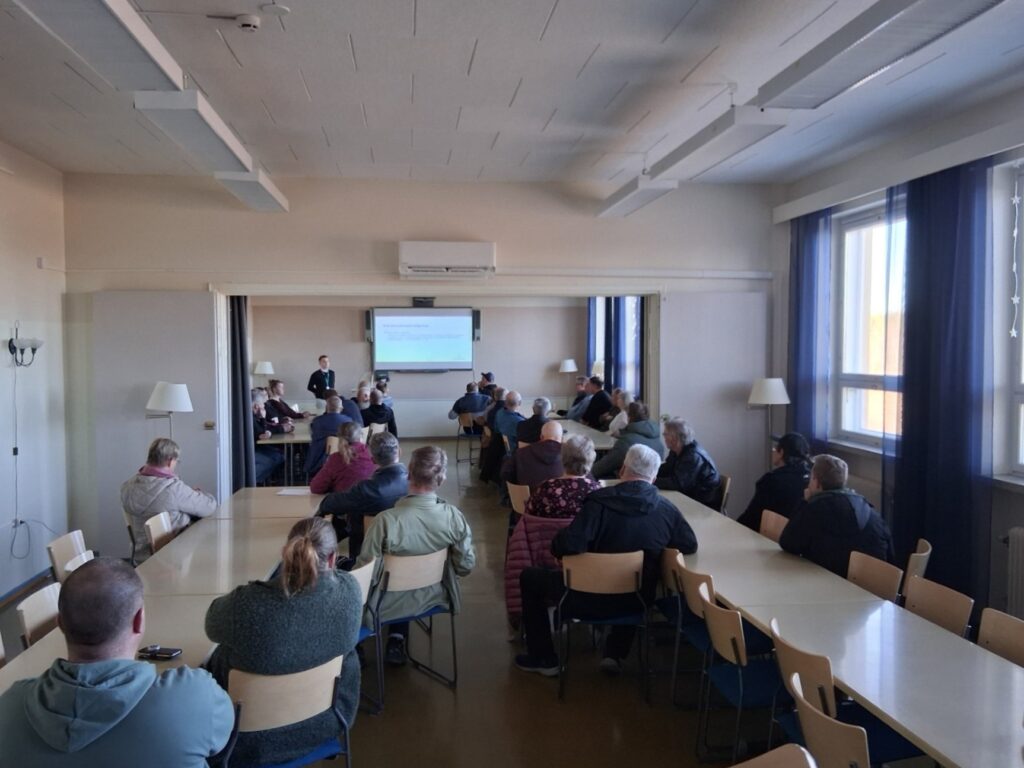 Kuva Kolmisopen kyläillasta